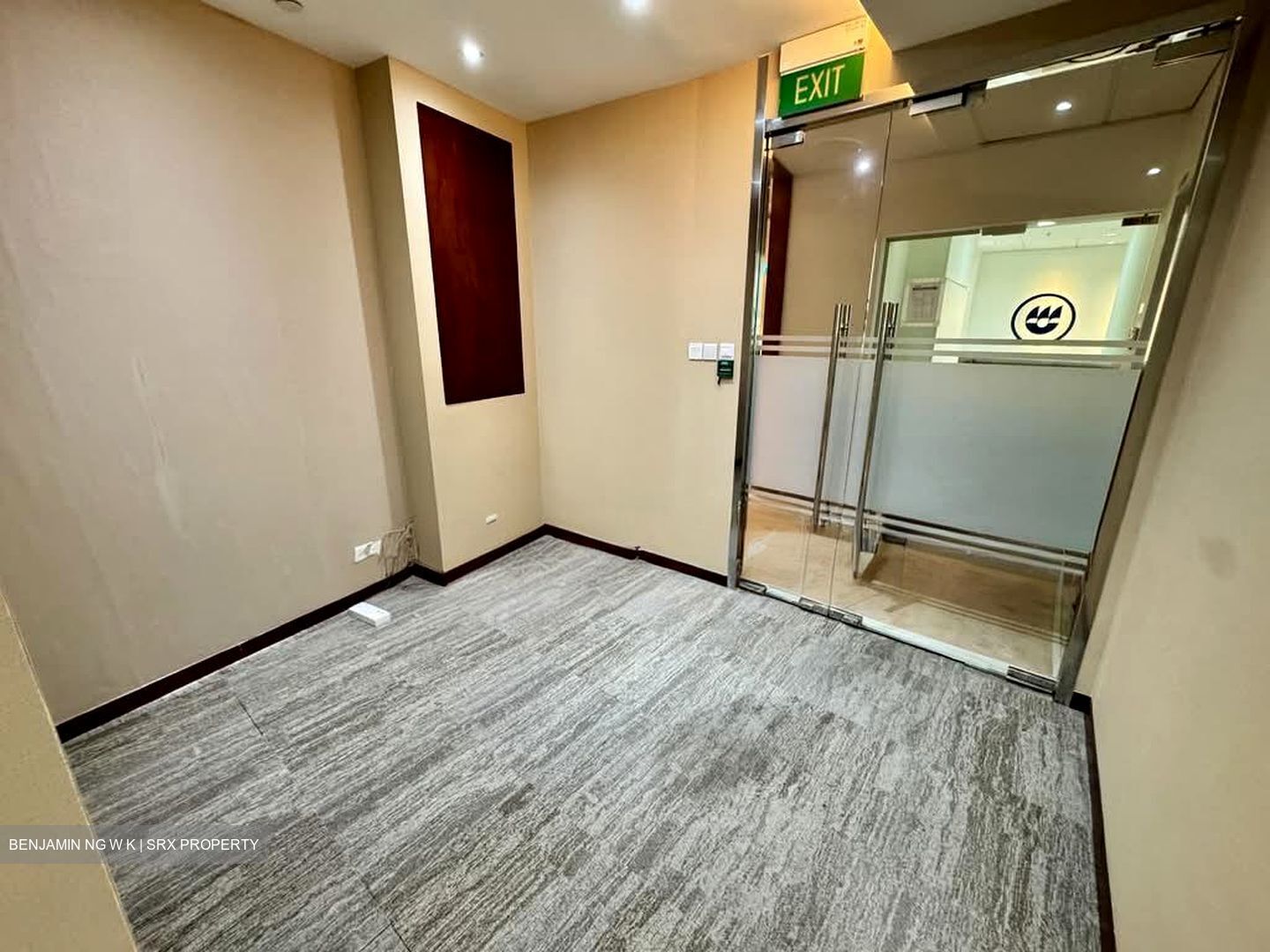 Samsung Hub (D1), Office #545146441